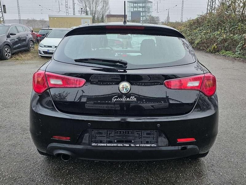 Gebraucht Alfa Romeo Giulietta 105 PS (77 kW) 2012 Colore esterno (alfa schwarz) Kleinwagen