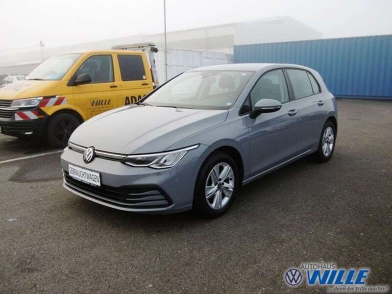 Mondsteingrau Gebraucht 2021 VW Golf VIII Life Limousine | 21.490 € (Etwas zu teuer) - Bild 1/4