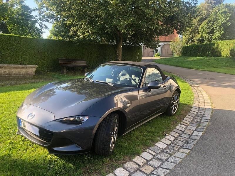 Grau Gebraucht 2017 Mazda MX5 Exclusive-Line Cabrio | 17.400 € (Guter Preis) - Bild 1/4