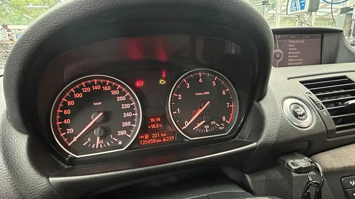 Gebraucht BMW 135 Cabriolet 306 PS (225 kW) 2010 Silber Cabrio