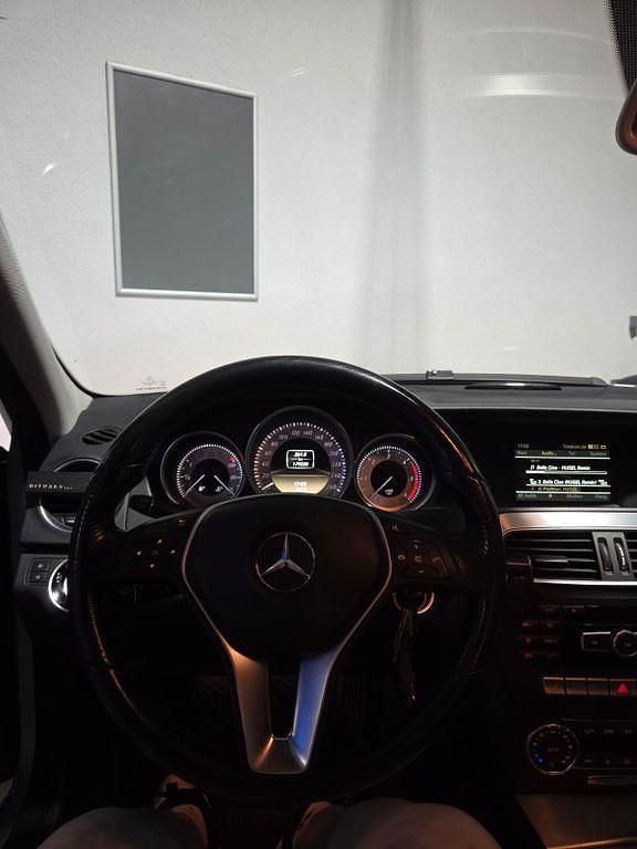 Gebraucht Mercedes 220 170 PS (125 kW) 2011 Grau Limousine