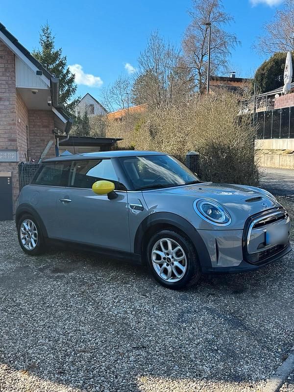 Gebraucht Mini Cooper SE 135 kW (184 PS) 2021 Kleinwagen