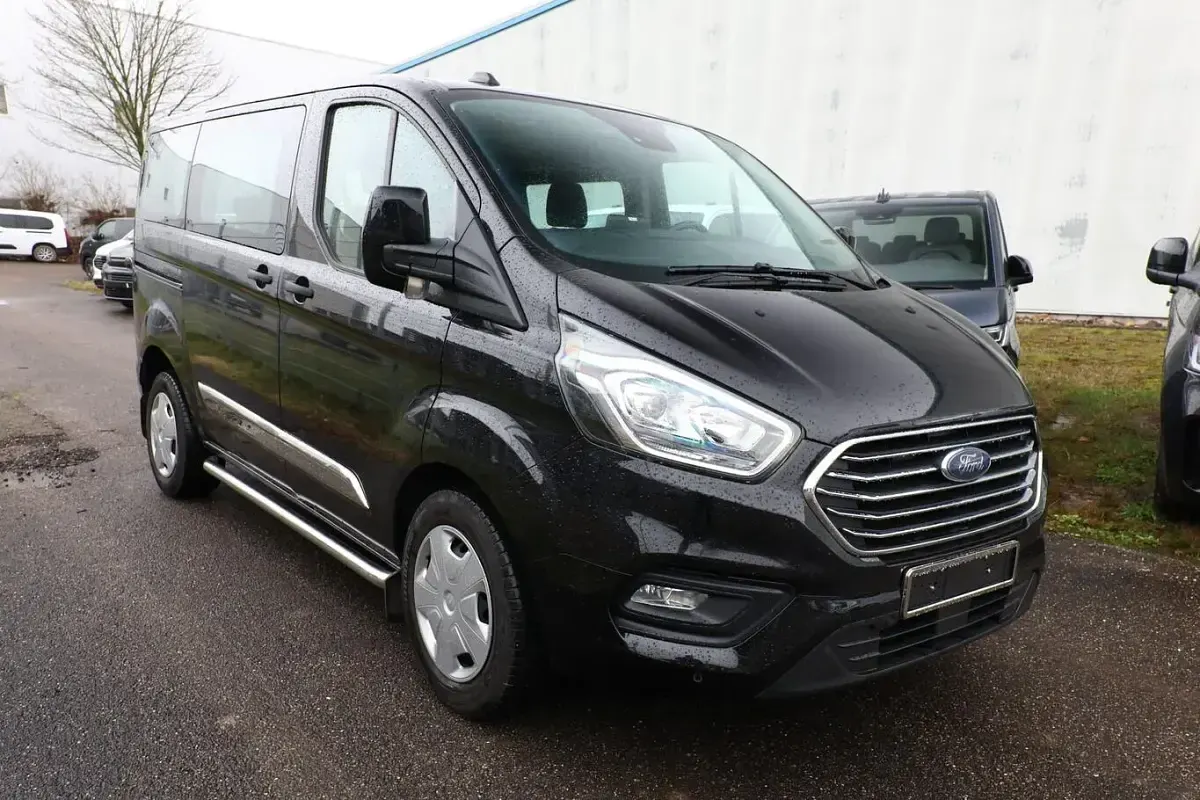 Gebraucht Ford Transit Custom Trend 131 PS (96 kW) 2023 Obsidianschwarz metallic Van