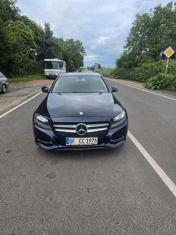 Blau Gebraucht 2014 Mercedes C200 Limousine | 17.999 € (Guter Preis) - Bild 1/4