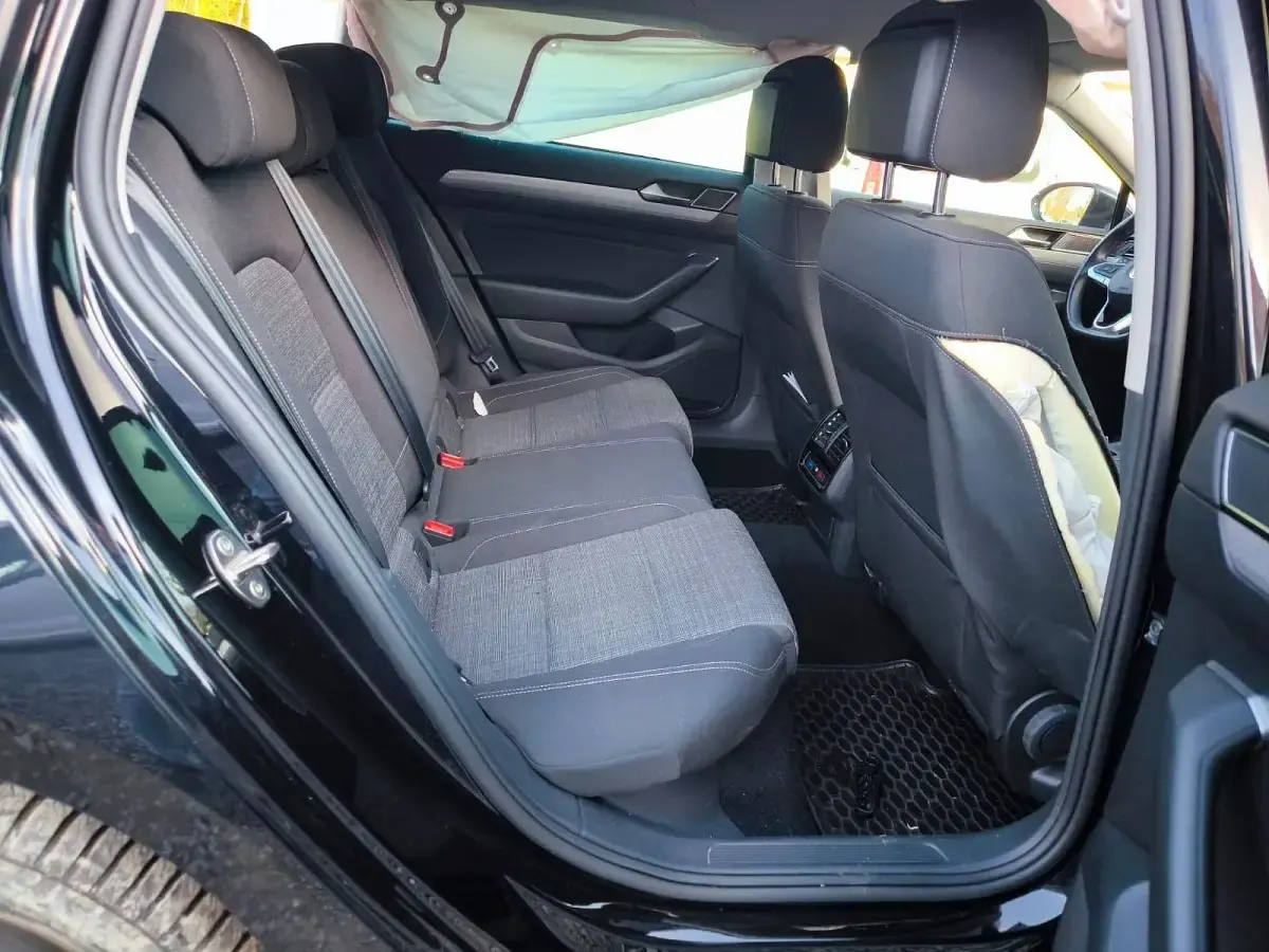 Gebraucht VW Passat Business 120 PS (88 kW) 2019 Schwarz Kombi