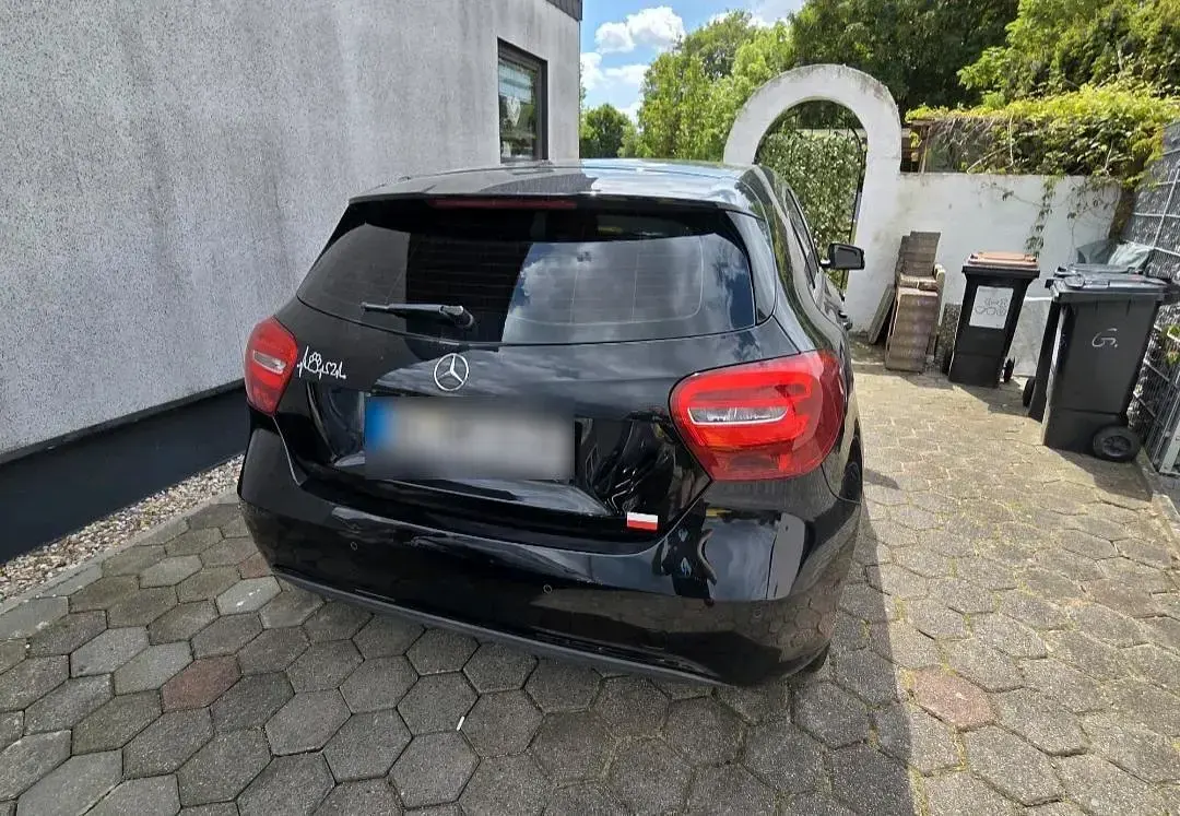 Gebraucht Mercedes A160 102 PS (75 kW) 2016 Schwarz Kleinwagen