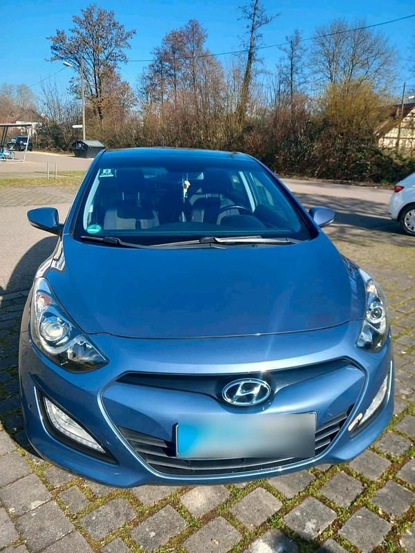 Gebraucht Hyundai i30 135 PS (99 kW) 2013 Blau Limousine