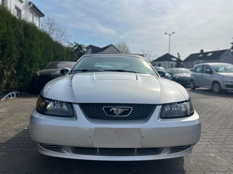 Second-hand Ford Mustang 193 CP (141 kW) 2005 Argintiu Cabrio