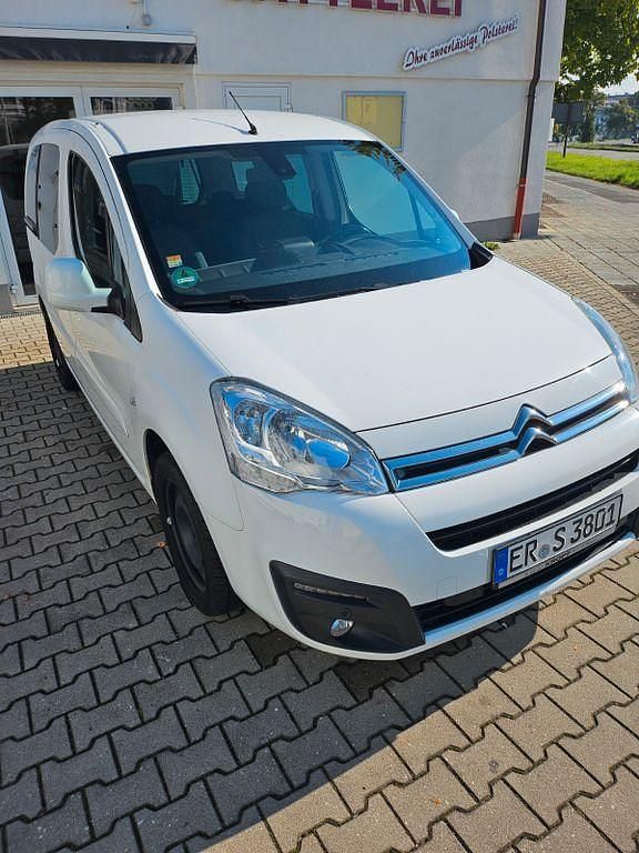 Weiß Gebraucht 2017 Citroën Berlingo SELECTION Van / Kleinbus | 8.499 € (Fairer Preis) - Bild 1/4