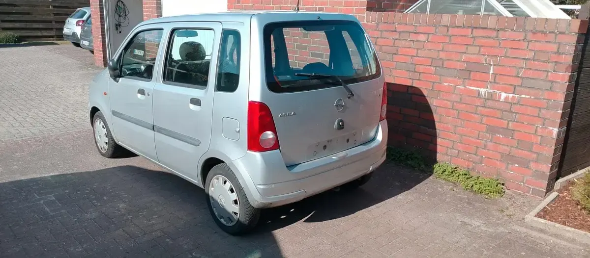 Gebraucht Opel Agila 75 PS (55 kW) 2004 Silber Van / Kleinbus