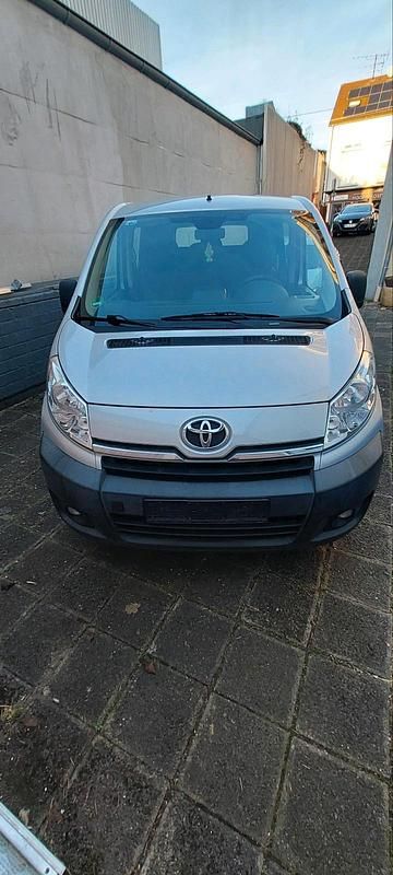 Gebraucht Toyota Proace 128 PS (94 kW) 2014 Silber Van / Kleinbus