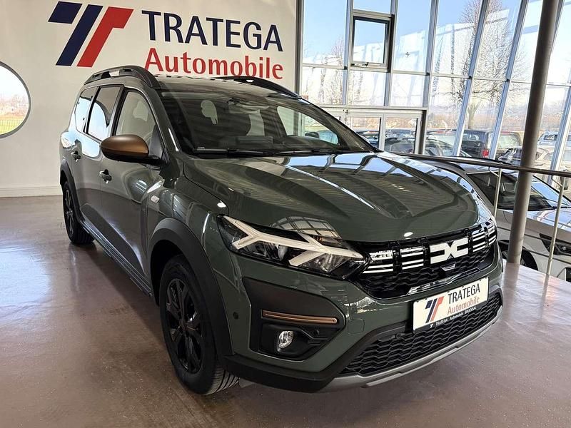 Gebraucht Dacia Jogger Extreme 141 PS (103 kW) 2025 Safarigrãœngrau Van / Kleinbus