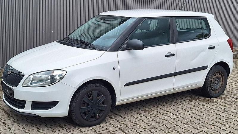 Weiß Gebraucht 2013 Skoda Fabia Kleinwagen | 1.800 € (Superpreis) - Bild 1/4