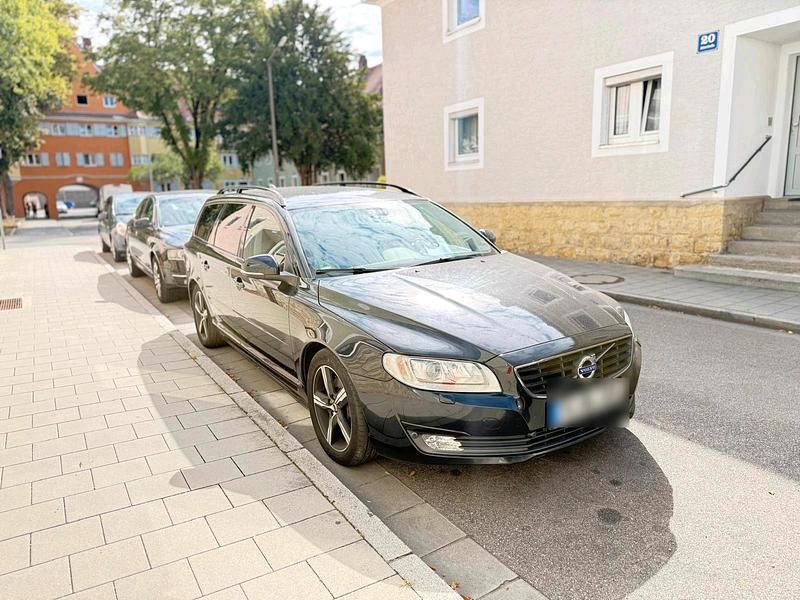 Schwarz Gebraucht 2014 Volvo V70 Kombi | 10.500 € (Fairer Preis) - Bild 1/4