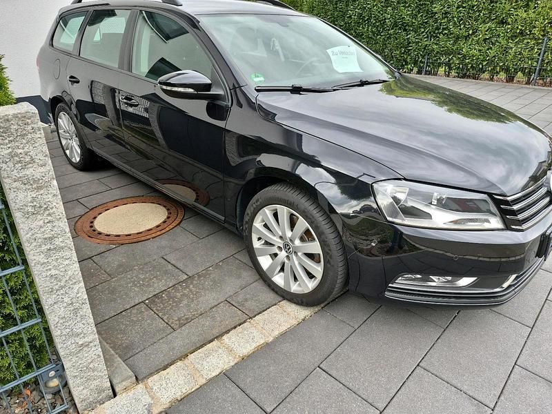 Schwarz Gebraucht 2011 VW Passat Kombi | 6.000 € (Fairer Preis) - Bild 1/4