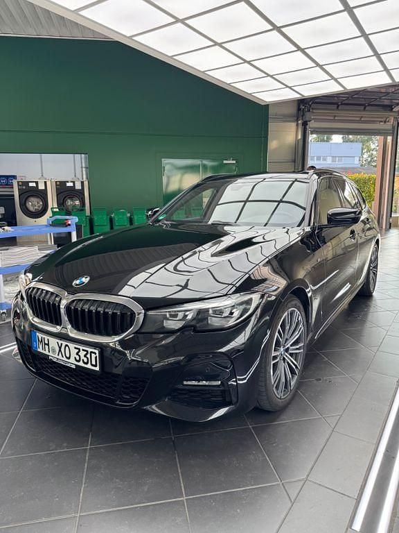 Schwarz Gebraucht 2021 BMW 330 M Sport Kombi | 27.500 € (Guter Preis) - Bild 1/4