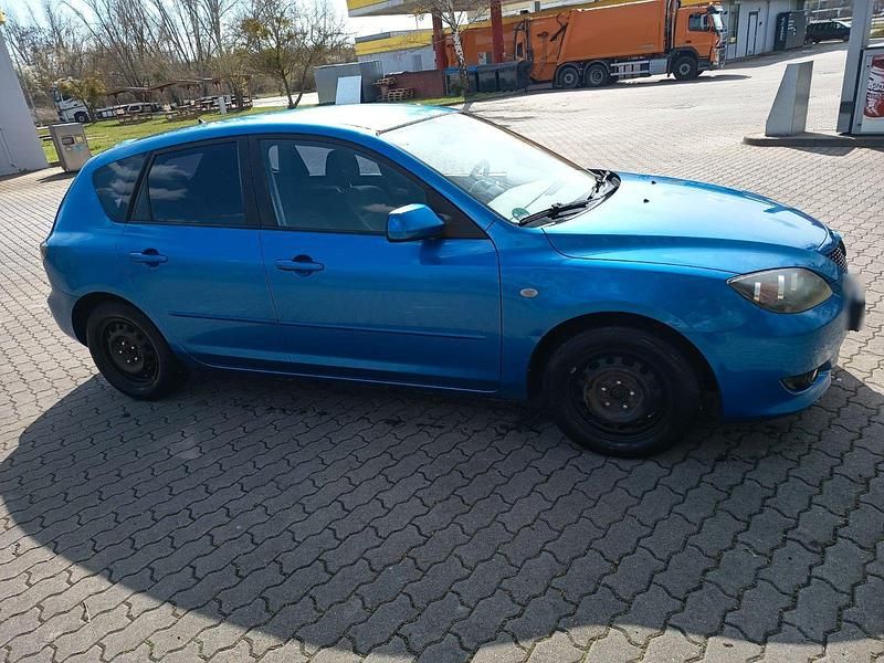 Usata Mazda 3 Active 105 CV (77 kW) 2006 Blu Berlina