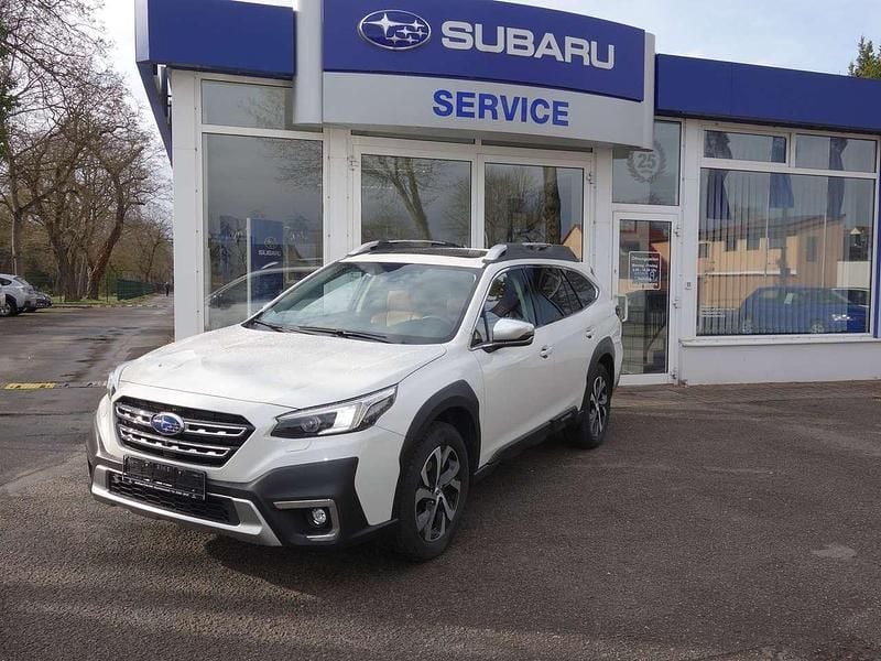 Gebraucht Subaru Outback Platinum 169 PS (124 kW) 2022 Crystal white pearl. Kombi