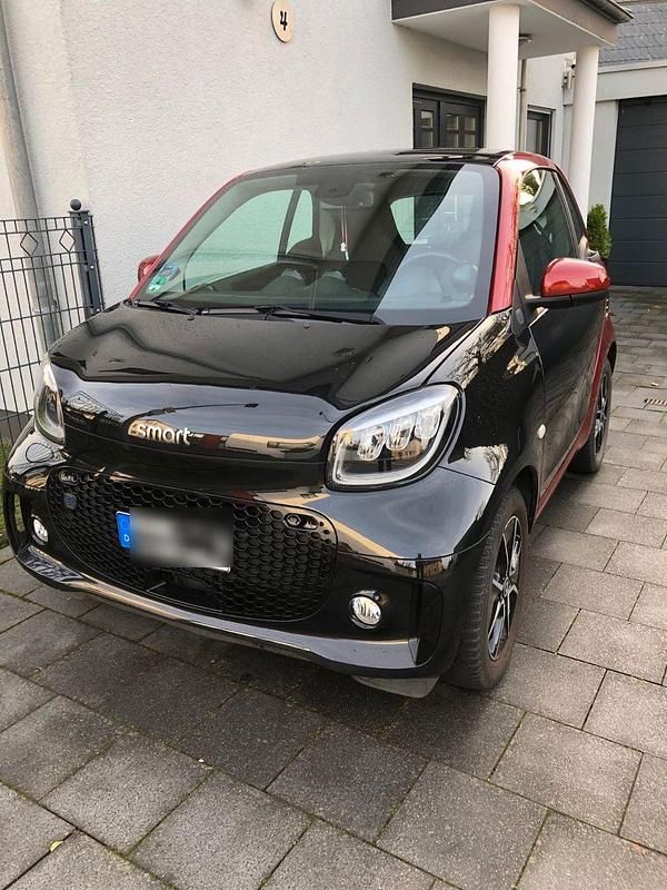 Rot Gebraucht 2020 Smart ForTwo Coupé Prime Cabrio | 10.900 € (Guter Preis) - Bild 1/4