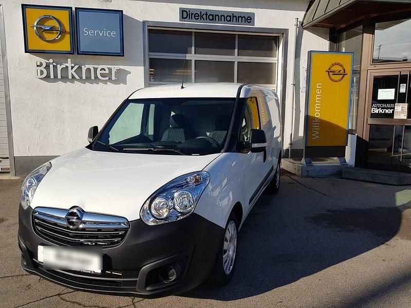 Weiß Gebraucht 2014 Opel Combo Edition Limousine | 8.500 € (Teuer) - Bild 1/4