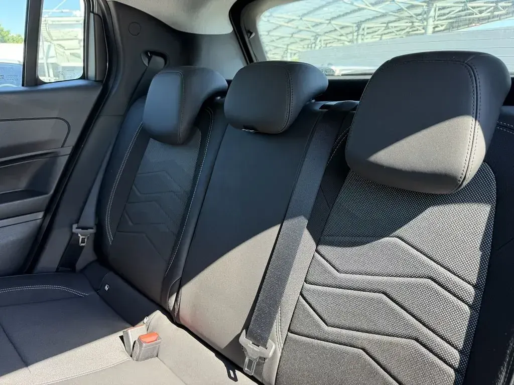 Gebraucht Jeep Avenger EV Altitude 114 kW (156 PS) 2025 Grau metallicgrau (metallic) SUV