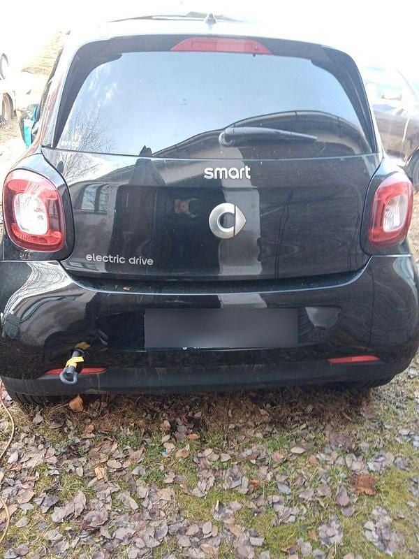 Gebraucht Smart ForFour Electric Drive 60 kW (82 PS) 2018 Schwarz Kleinwagen