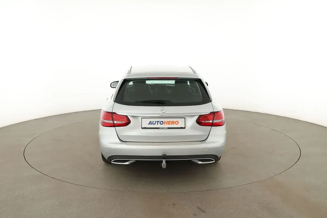 Gebraucht Mercedes C220 Avantgarde 194 PS (142 kW) 2019 Grau Kombi