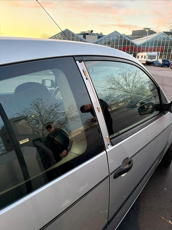 Gebraucht Ford Fiesta 70 PS (51 kW) 2005 Silber Kleinwagen