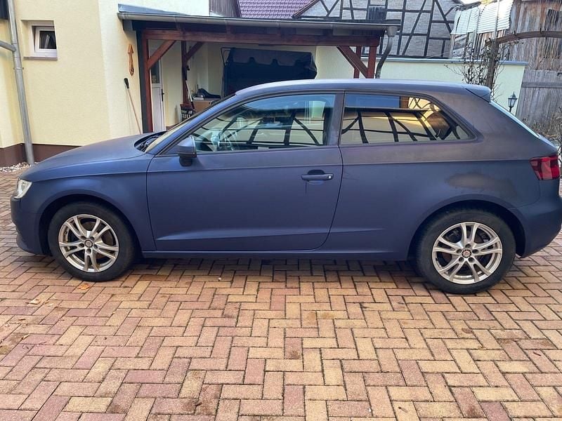 Gebraucht Audi A3 105 PS (77 kW) 2014 Blau Limousine