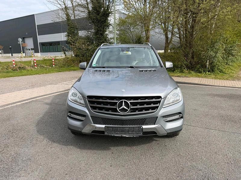 Gebraucht Mercedes ML350 259 PS (190 kW) 2012 Grau SUV