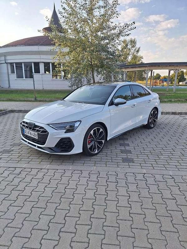 Gebraucht Audi S3 Comfort 333 PS (244 kW) 2024 Weiß Limousine