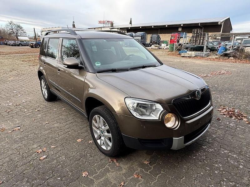 Braun Gebraucht 2011 Skoda Yeti Plus Edition SUV | 2.600 € (Guter Preis) - Bild 1/4