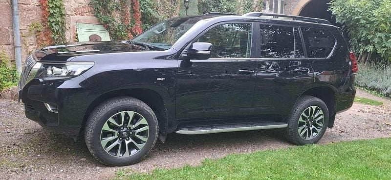 Schwarz Gebraucht 2022 Toyota Land Cruiser Executive SUV | 62.900 € (Fairer Preis) - Bild 1/4