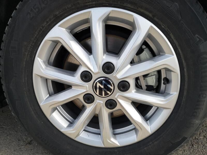 Gebraucht VW T7 Comfortline 150 PS (110 kW) 2024 Mediumblau metallic dach schwarz Van