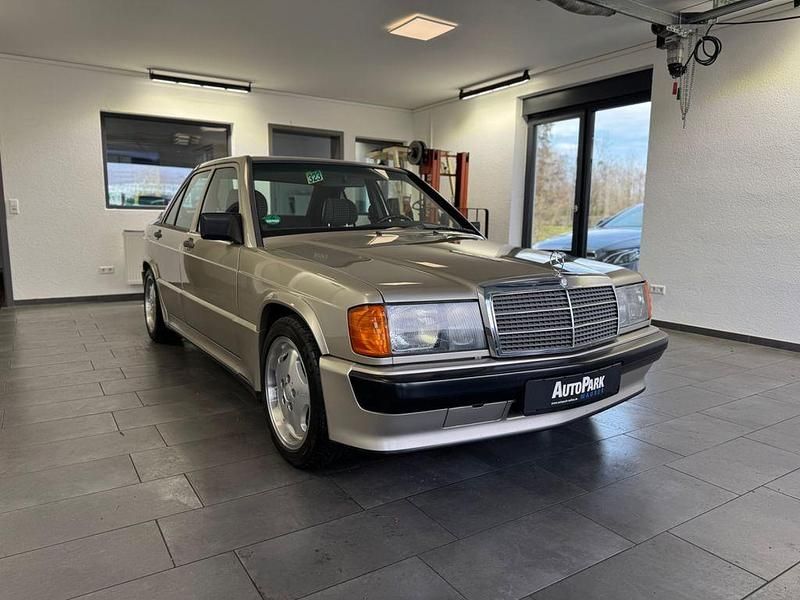 Gebraucht Mercedes 190 170 PS (125 kW) 1986 Beige Limousine