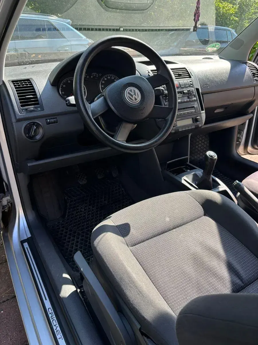 Gebraucht VW Polo Cricket 54 PS (39 kW) 2004 Silber Limousine