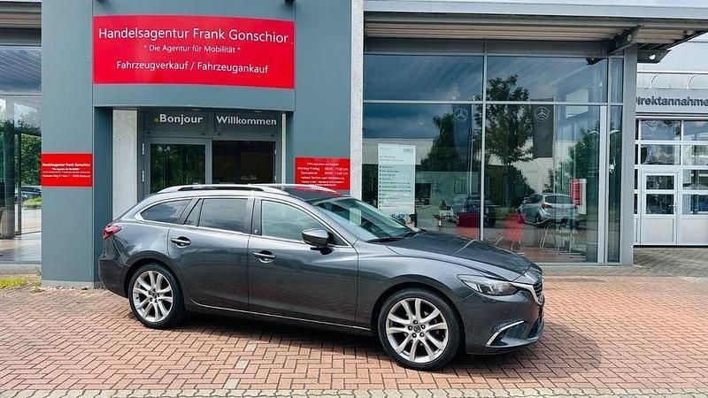 Grau Gebraucht 2017 Mazda 6 Nakama Kombi | 17.390 € (Teuer) - Bild 1/4