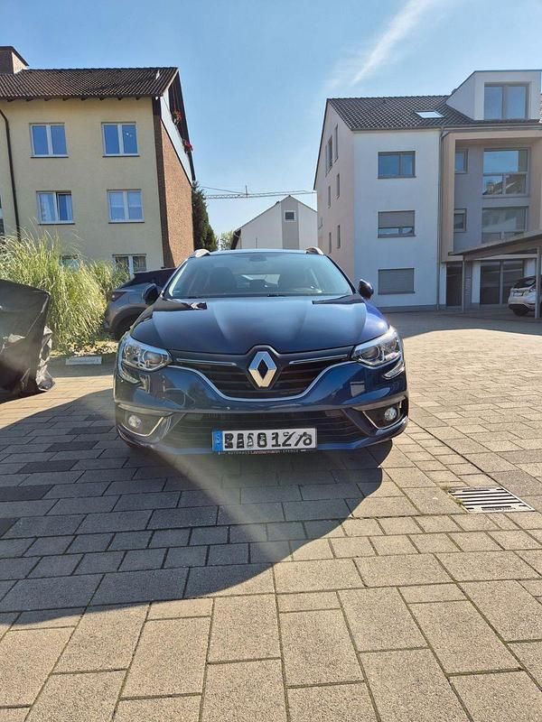Blau Gebraucht 2019 Renault Mégane GrandTour LIMITED Kombi | 13.900 € (Fairer Preis) - Bild 1/4