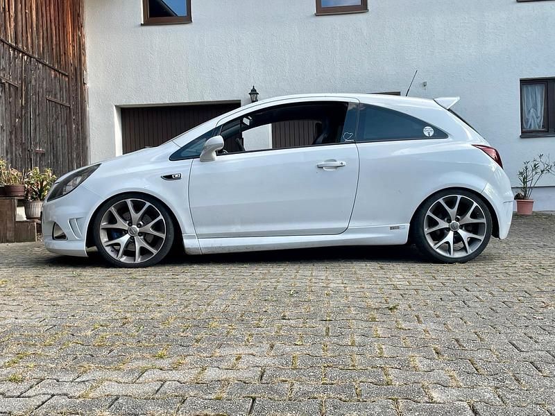 Gebraucht Opel Corsa OPC 192 PS (141 kW) 2009 Weiß Kleinwagen