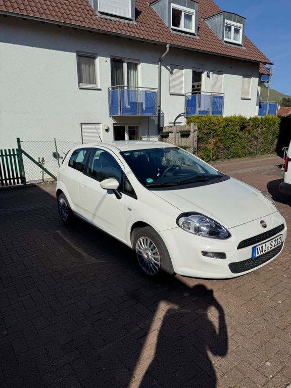 Weiß Gebraucht 2013 Fiat Grande Punto Kleinwagen | 2.800 € (Fairer Preis) - Bild 1/4