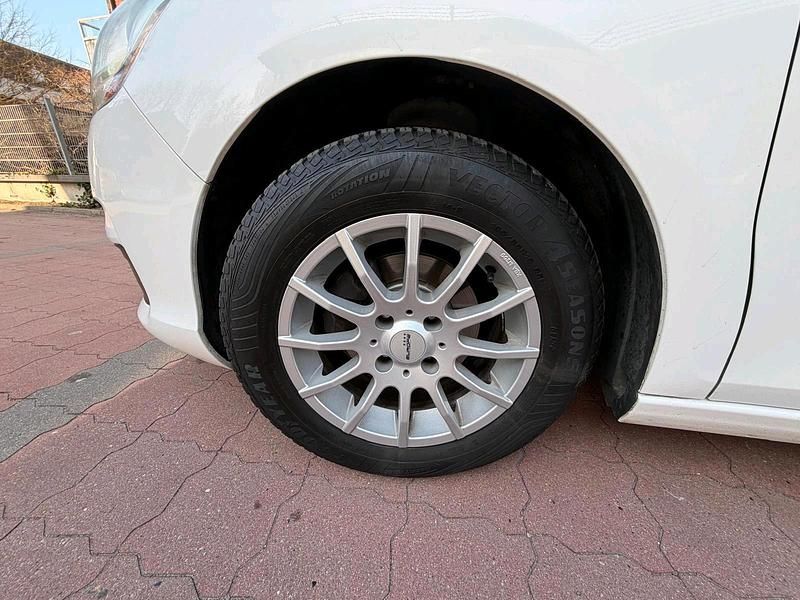 Gebraucht Citroën C4 90 PS (66 kW) 2012 Weiß Limousine