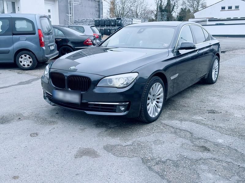 Gebraucht BMW 730 258 PS (189 kW) 2014 Schwarz Limousine