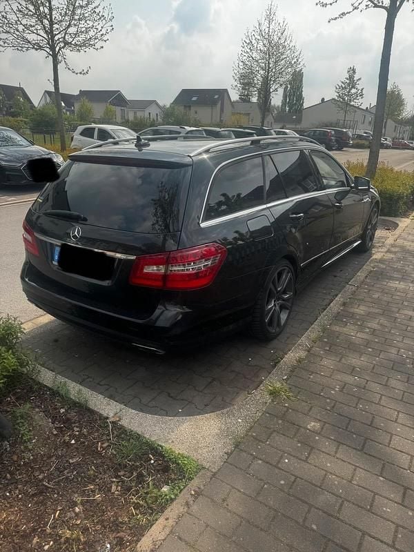 Gebraucht Mercedes E500 AMG 408 PS (300 kW) 2012 Schwarz Kombi