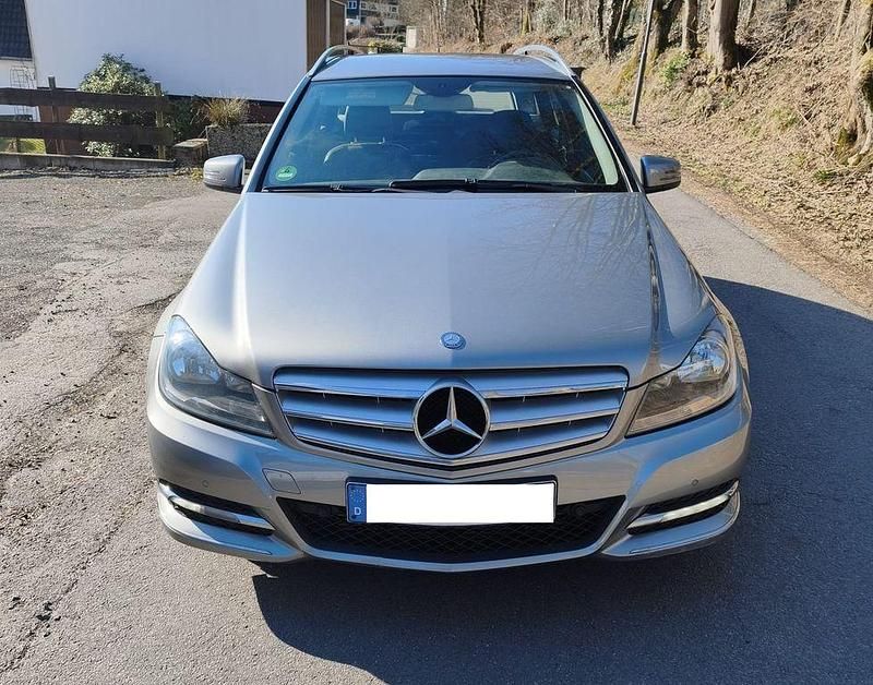 Gebraucht Mercedes C220 170 PS (125 kW) 2012 Grau Limousine