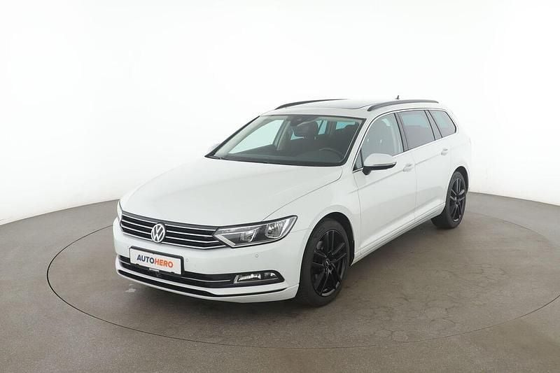 Weiß Gebraucht 2019 VW Passat Comfortline Kombi | 19.790 € (Fairer Preis) - Bild 1/3