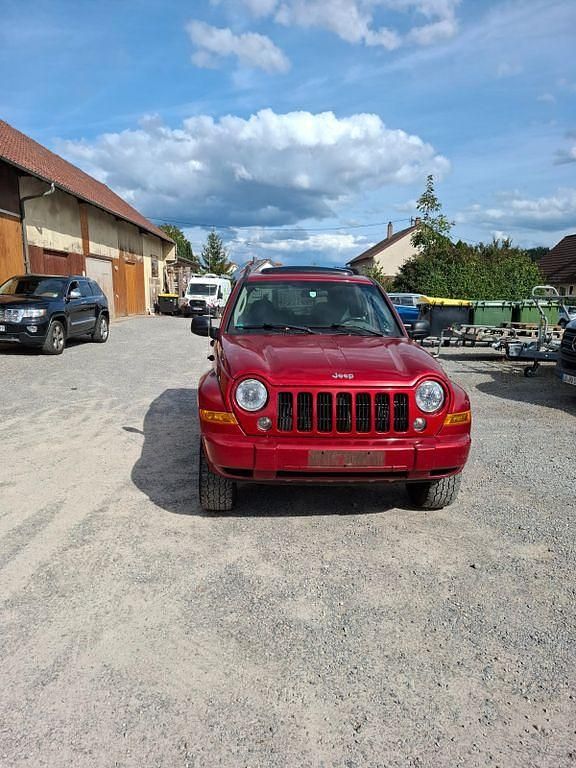 Rot Gebraucht 2007 Jeep Cherokee Limited SUV | 4.850 € (Fairer Preis) - Bild 1/4