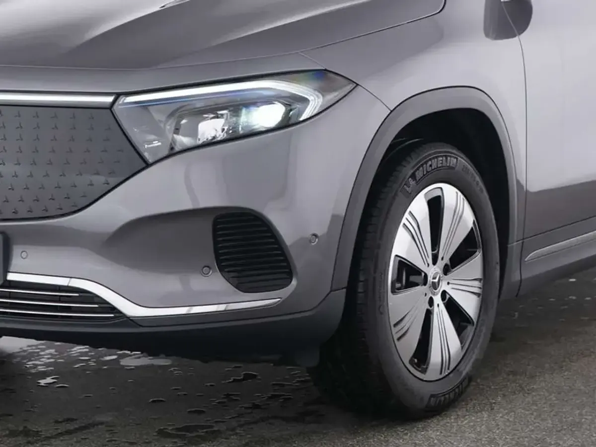 Gebraucht Mercedes EQA250 Progressive 139 kW (190 PS) 2025 Grau SUV