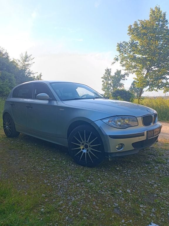 Silber Gebraucht 2005 BMW 116 Kleinwagen | 2.800 € (Fairer Preis) - Bild 1/4