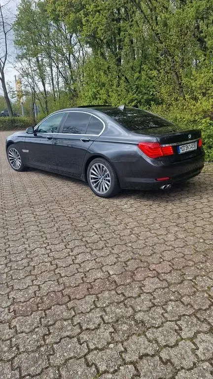 Gebraucht BMW 730L Performance 245 PS (180 kW) 2010 Schwarz Limousine
