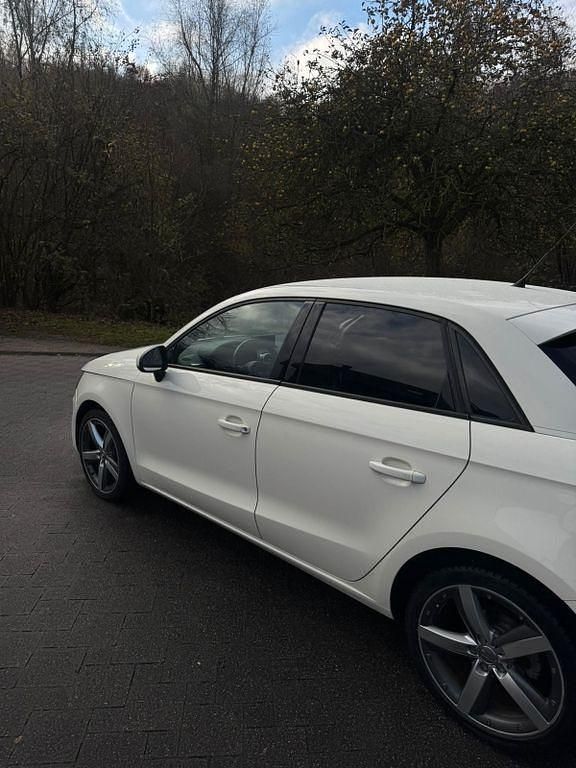 Gebraucht Audi A1 Sportback Ambition 86 PS (63 kW) 2012 Weiß Kleinwagen